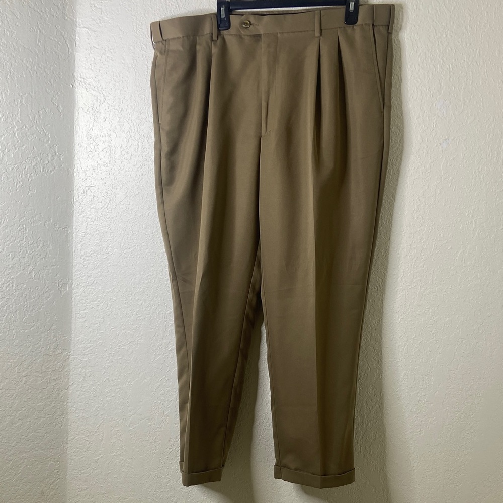 Savane Men's Classic Brown Pleated Pants